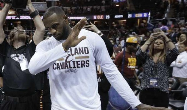 NBA全明星改革取消东西部分区, 詹姆斯库里的回复让人期待!