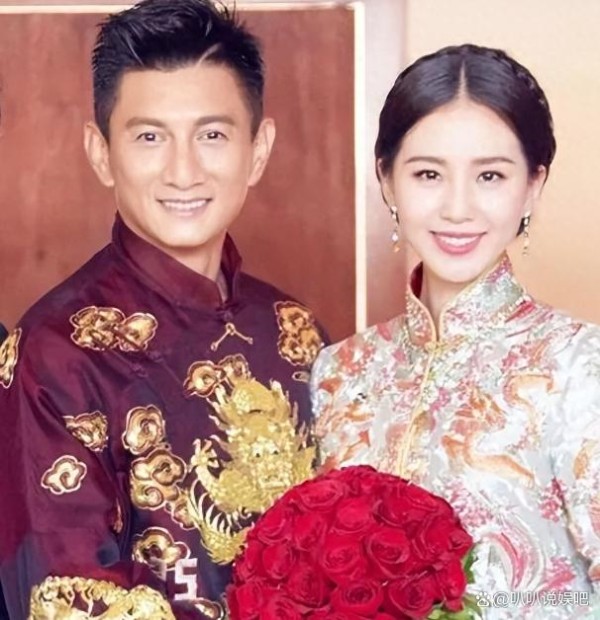 刘诗诗美照流出，右手婚戒却不见踪迹！与吴奇隆夫妻关系引发猜想
