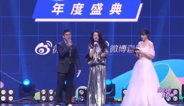 陈粒追星莫文蔚成功，同唱《忽然之间》，与陈立农对白新奇