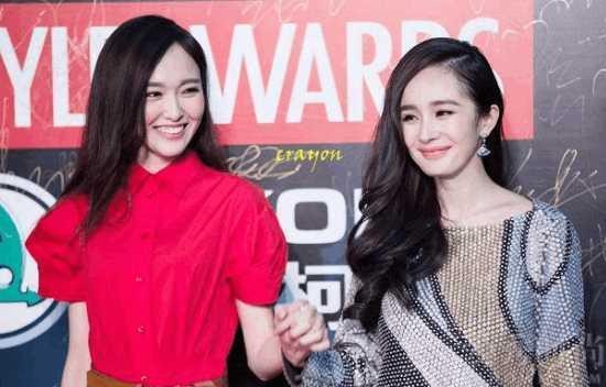 中国好闺蜜怎么定义？出席活动的站姿似乎说明了唐嫣和杨幂的友情