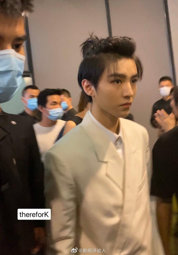 不得不说明星和素人真的有壁，明星们小头小脸比例极佳……