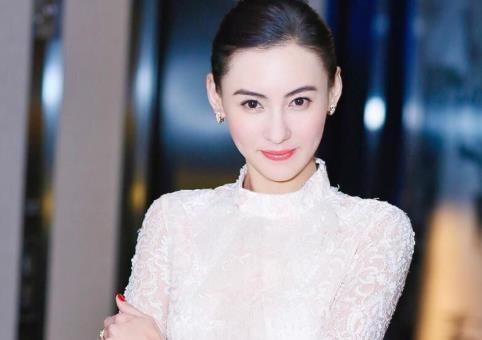 盘点明星大腕貌美如花的儿媳妇：最后两位虽然离婚了但情义还在