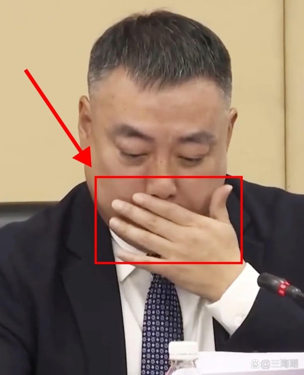 原来他们是翁婿关系！还以为八竿子打...@三海潮的动态