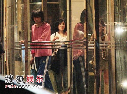 组图：朴树夫妇击破分手传闻 甜蜜欢歌大秀恩爱