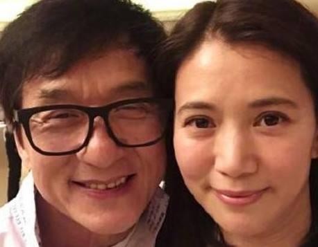 被成龙封杀22年！袁咏仪和大哥当年到底发生了什么