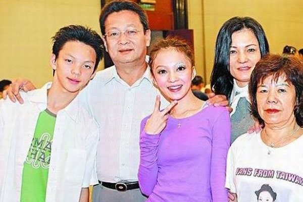 张韶涵经历了什么大事件 张韶涵和她母亲的故事是真的吗