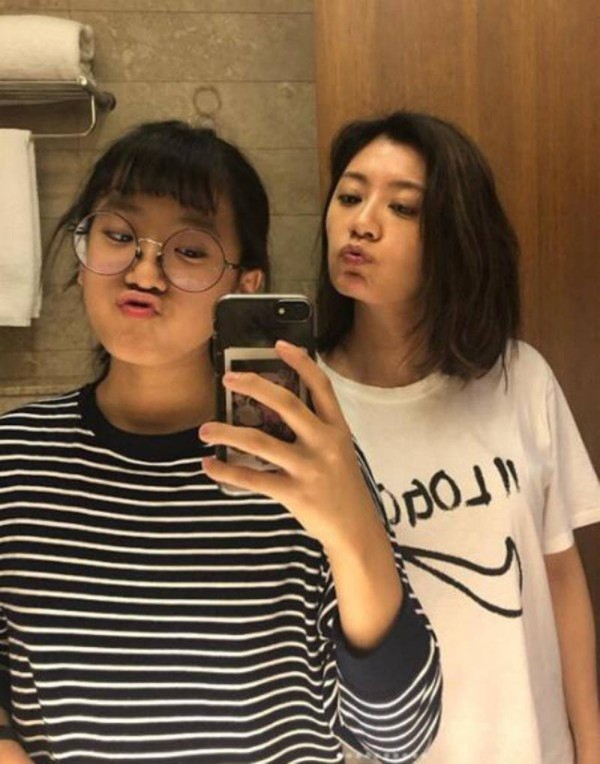 贾静雯17岁女儿梧桐妹照片曝光<strong></p><p>贾静雯</strong>，身材凹凸有致，公开找帅哥男友