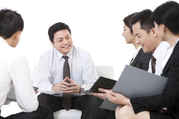 职场人际关系怎么处？做好这4点，人缘儿差不了！