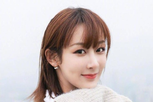 明星公共场合如何说话？佟丽娅言论引争议，《浪姐》黄晓明成模板