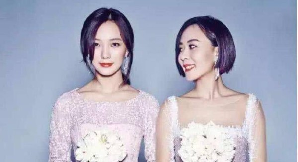 她们居然是亲姐妹，妹妹是当红一线女星，姐姐因舞台走红，藏得深