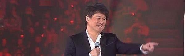 跨年晚会多位明星“对口假唱”，59岁周华健真唱却被喊快下去？