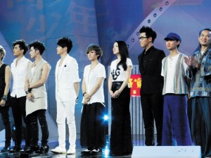 《向上吧！少年》明星陪练赛 杨钰莹调侃高晓松