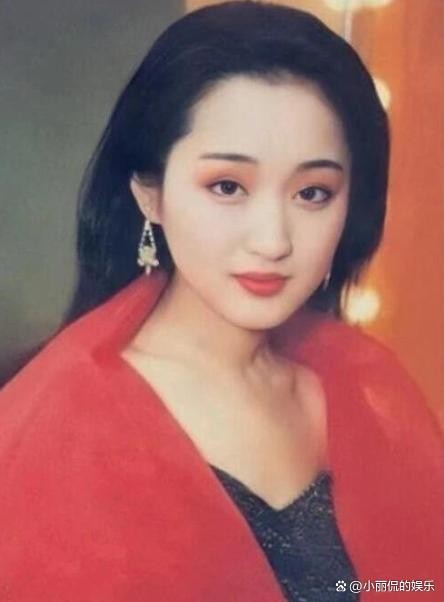 赖文峰被逮捕后和杨钰莹真实关系暴露，她卑微“守身”26年原因很