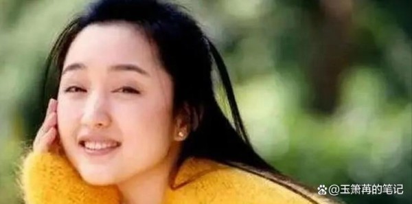 28年秘密揭开！杨钰莹坦言后悔，若接受毛宁或已当妈