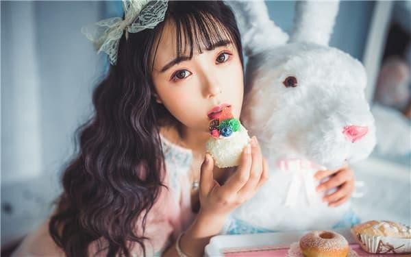 怎样跟女生聊天能拉近距离？避免这些雷区，让关系迅速升温！