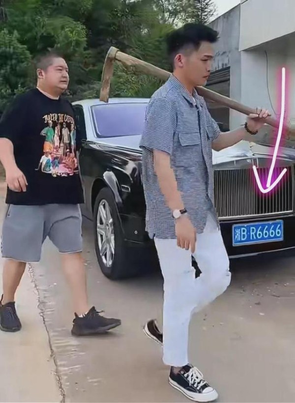 诚信大使不诚信，网红衣哥套用车牌，好几辆车都只用了两个车牌号-有驾