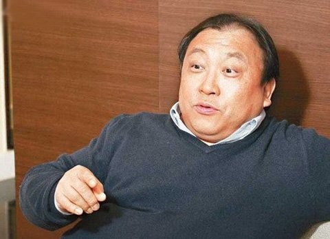 王晶放猛料：成龙爆红期被黑道压迫不反抗，两地演员待遇悬殊