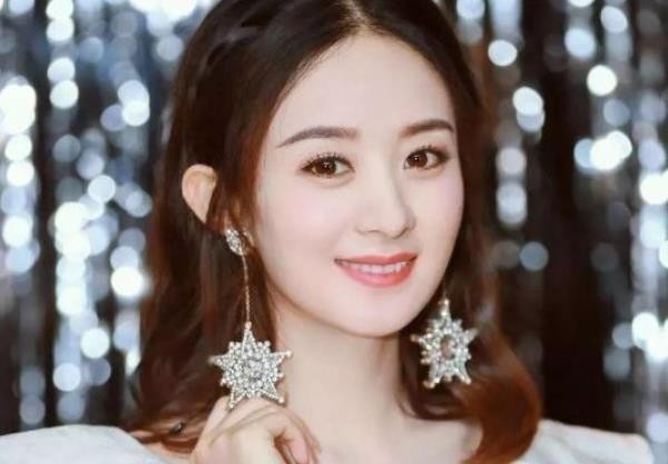 赵丽颖和谢娜的关系到底好不好？看到她们的这个互动，我是明白了