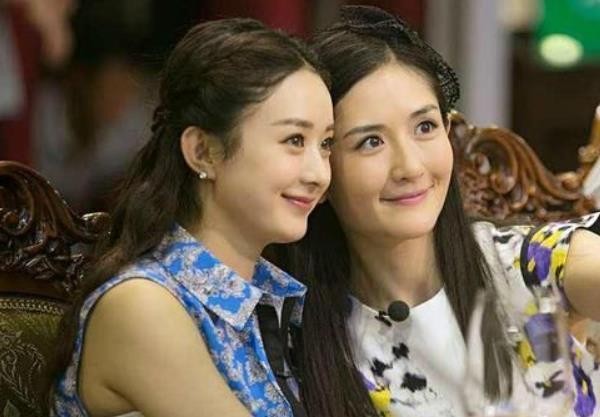 赵丽颖和谢娜的关系到底好不好？看到她们的这个互动，我是明白了