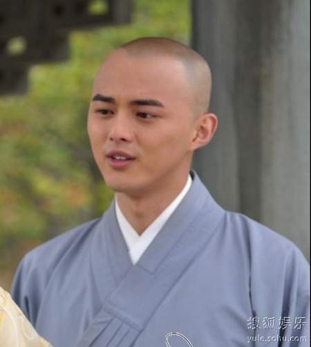 蒋欣微博上和新人演员互动暧昧