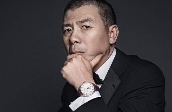 冯小刚冯巩是亲兄弟？真相曝光，两人关系还真不一般