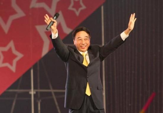冯巩和郭德纲之间到底有没有矛盾？看完你就知道了