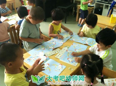 大班语言教案：夸夸武术大明星教案及教学反思配图三