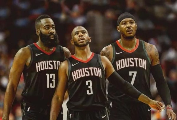 NBA巨星在网上被骂怎么回应？德克幽默纳什约架，科比用名言回