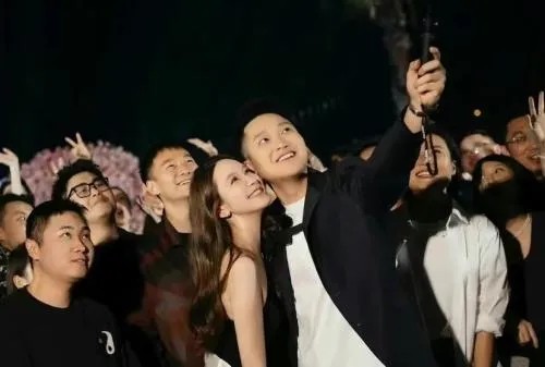 张大奕男友廖君豪资料(张大奕老公做什么的)