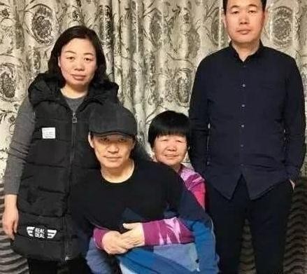 明星和妈妈合照：张馨予和妈妈像姐妹，最后一对猜出来算你赢！