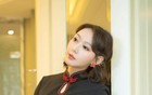 黑丝旗袍女神，眼神流转间的极致性感！