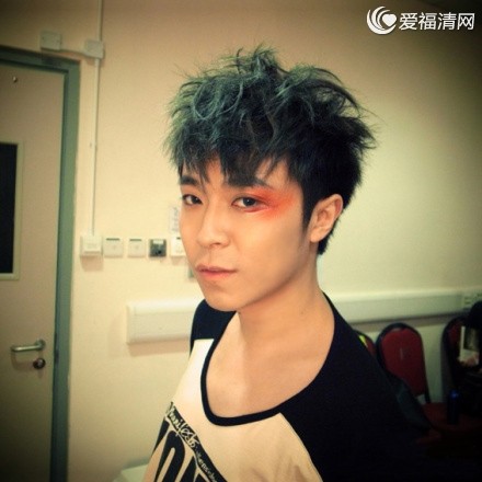 吴青峰与刘雨凯亲密合照曝光 亲密好友刘雨凯个人资料