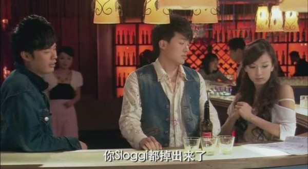 肩带老是下滑怎么办？超模明星们的小妙招来get一下