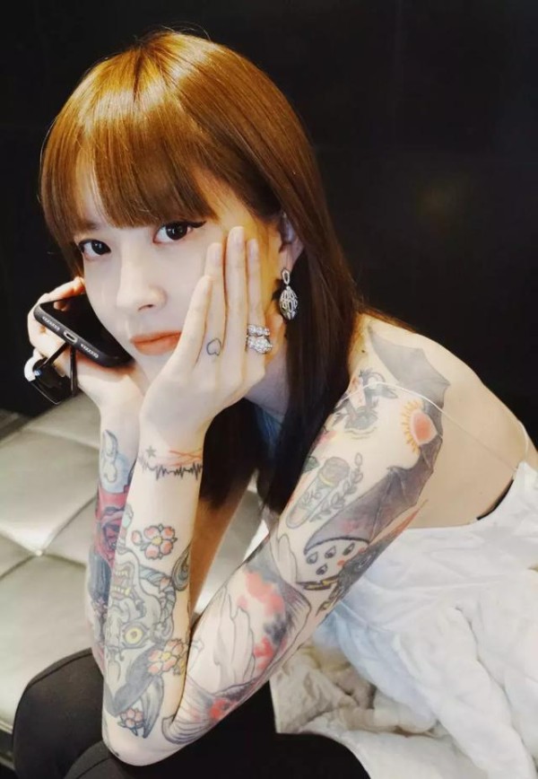 继杨幂关晓彤之后，又一个明星造型师被手撕，不过这次真不冤！