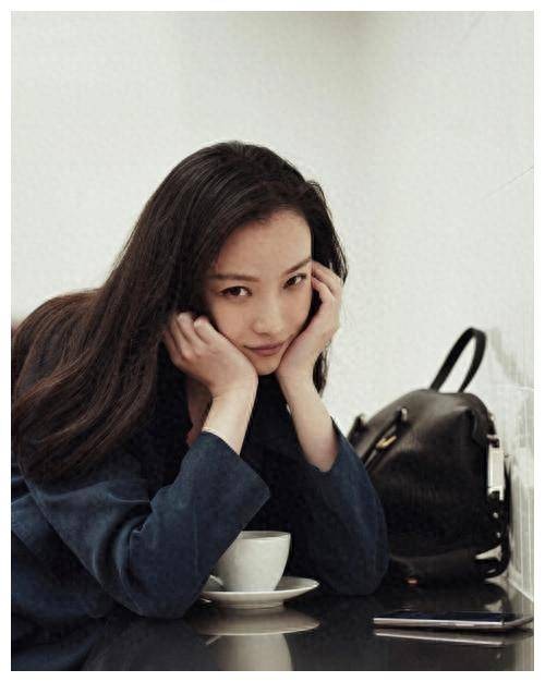 倪妮炫耀不按牌理出牌！她和女演员成为行业焦点，CP火爆引关注！
