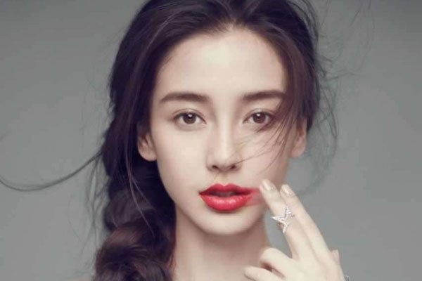 angelababy是哪里人 黄晓明这次真正的回应了两个人离婚的传闻