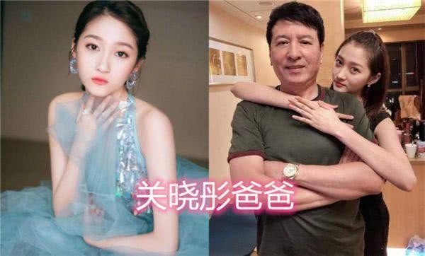 论女星的爸爸，杨超越的爸爸很可爱，当看到她爸爸：这太潮了吧！