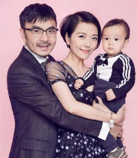 1、汪涵杨乐乐，汪涵和杨乐乐是主持界的一段佳话，两人结婚时也十分低调，相比盛大的婚礼，他觉得给杨乐乐一个踏实幸福的家庭更为重要，转眼两人已经结婚11年，儿子也已经三岁多，看到这样幸福的家庭，谁还会在乎他们有没有浪漫婚礼呢？