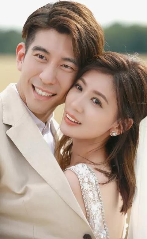 3、贾静雯修杰楷，贾静雯在结束第一段婚姻的时候，应该很难想象自己还会遇到真爱，很奇妙的是贾静雯在2014年和小她9岁的修杰楷相恋了，在2015年5月两人就对外宣布有了爱的结晶，回想这段婚姻给予贾静雯的礼物真的太多太多。有了修杰楷的爱她整个人都变得有魅力，如今的她堪称人生赢家，不仅事业当红，家庭美满，梧桐妹乖巧，两个女儿也十分可爱，可能在这时候很少人会注意到贾静雯和修杰楷其实没有举办过婚礼。