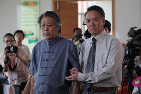四岁随父流浪生涯，一生培养出众多明星，半个娱乐圈都来她家蹭饭