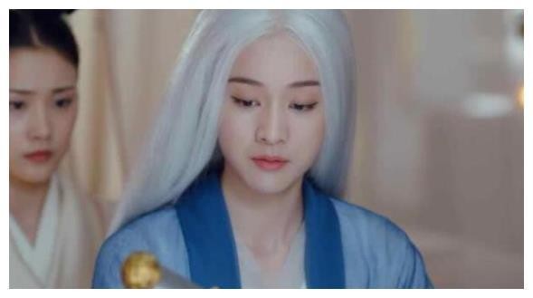 她意外把妹妹带进演艺圈，如今妹妹红遍全国，她却不温不火