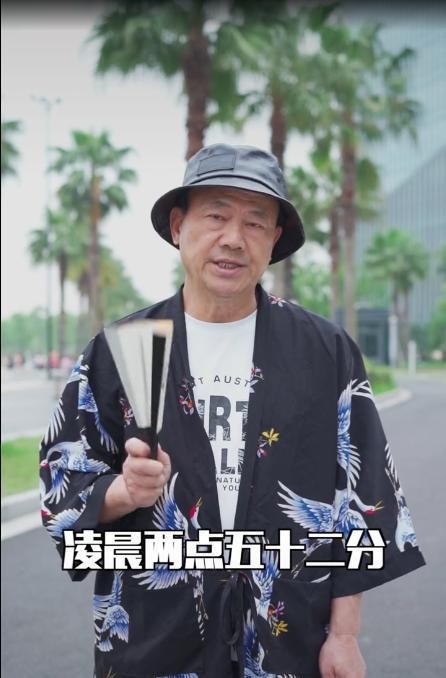 香港娱记回忆梅艳芳离世场景，百位明星前来探望，死前紧握张学友