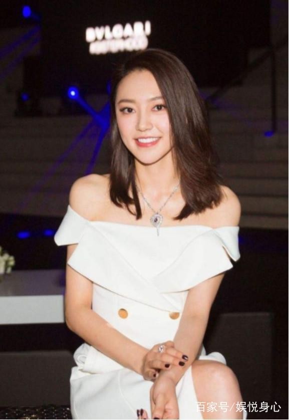 颜值高，演技高，一点不输任何女明星的她终于选择了自己的路