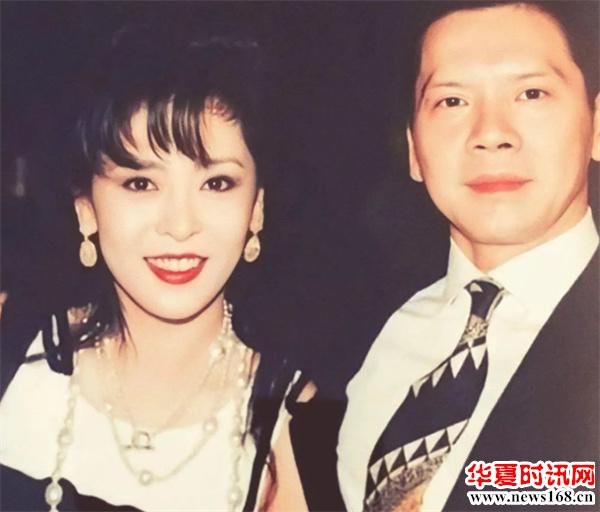 “向太”陈岚和向华强