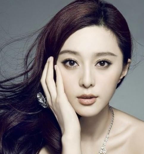 李晨摘掉结婚戒指？到底是分手还是结婚？李晨终于做出正面回应