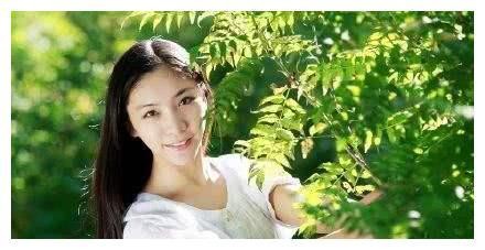 意外把妹妹带进演艺圈，如今妹妹红遍大江南北，她却不温不火