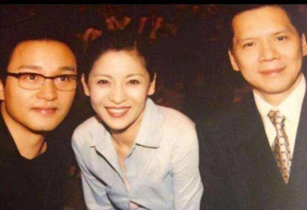 向太有多厉害是什么人物？深扒向佐妈妈陈岚个人资料家庭背景