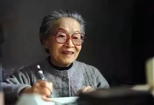 杨绛：真正放不下一个人，都会有这3种表现，藏不住！