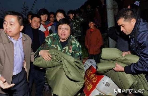 韩红如今和母亲的关系怎么样strong战旗歌舞团/strong？