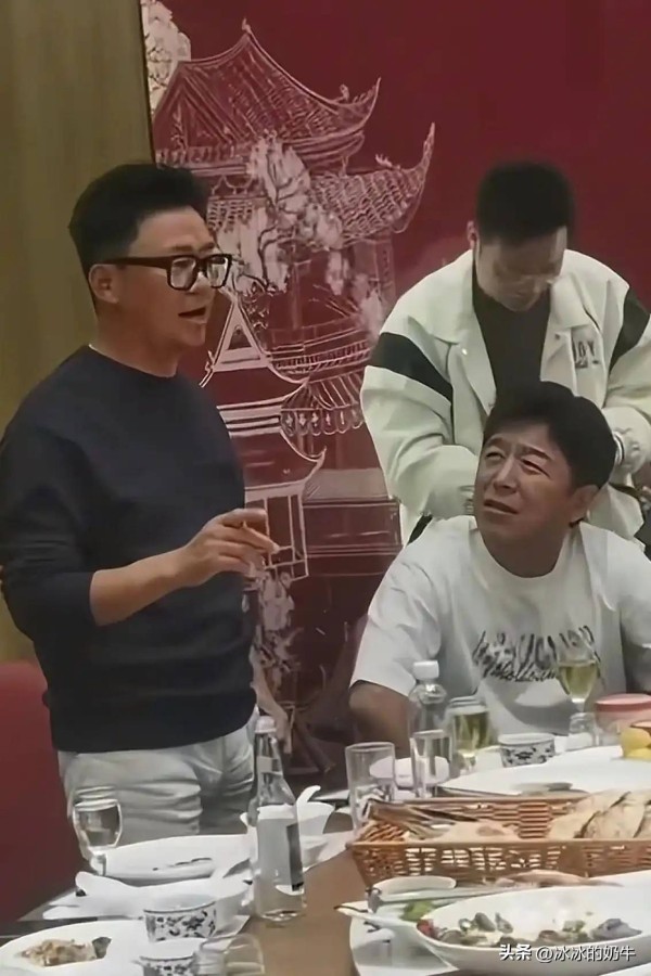 明星也有烦恼，饭桌上的人情世故，和我们没什么区别